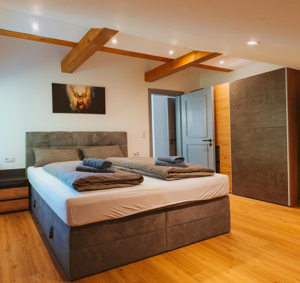 Bed, Bedroom, wardrobe