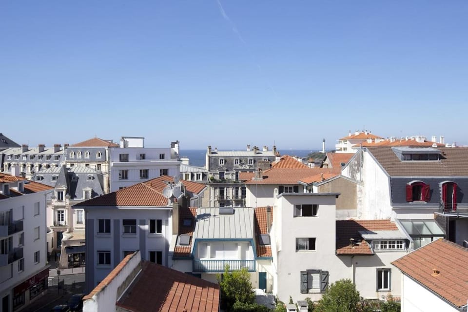 Studio hyper centre et son parking avec la plage à 5 min à pied Apartment in Biarritz