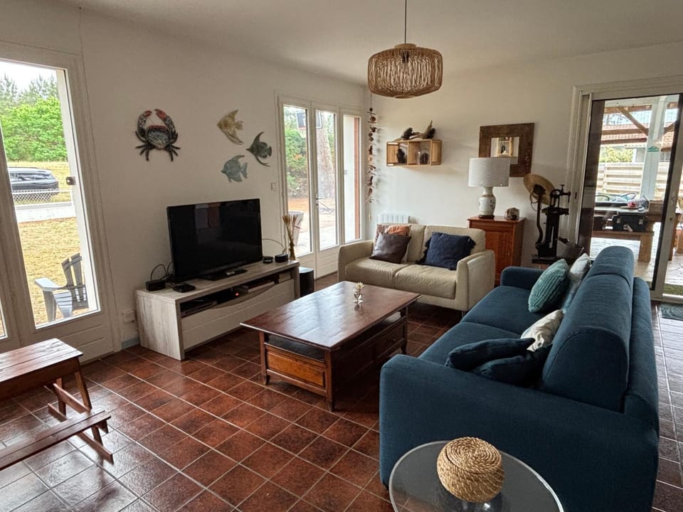Communal lounge/ TV room