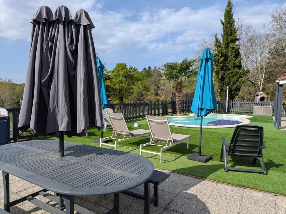 Maison cosy avec piscine privée en Dordogne -7 personnes Villa in Nouvelle-Aquitaine
