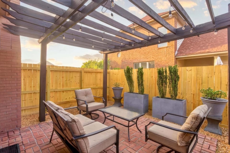 Spacious 3-Bedroom Home in Montgomery House in Montgomery