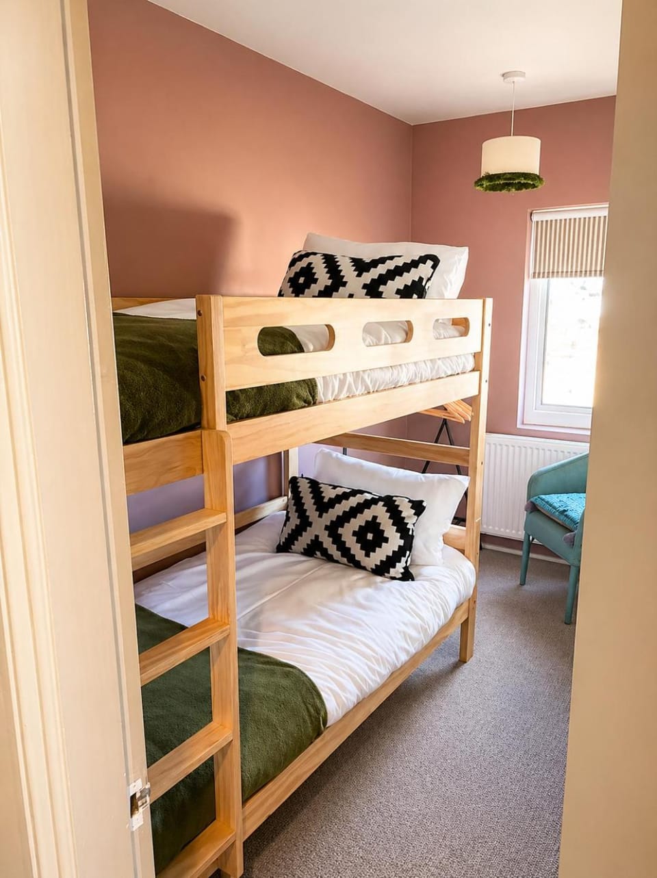Bedroom, bunk bed