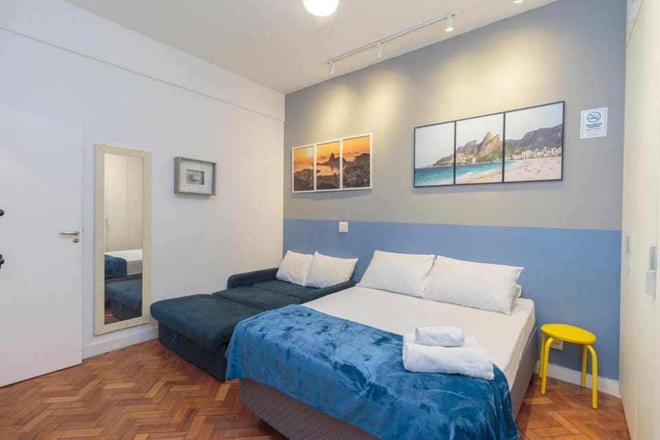 Photo of the whole room, Bedroom