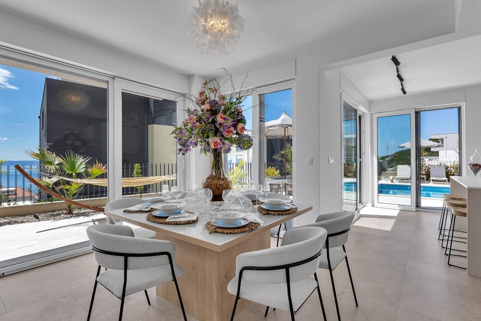 Azure Del Mar Villa in Makarska