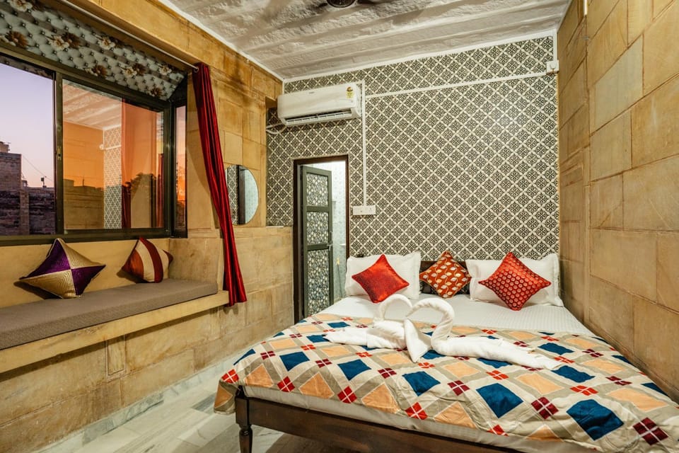 View (from property/room), Photo of the whole room, Seating area, Bedroom