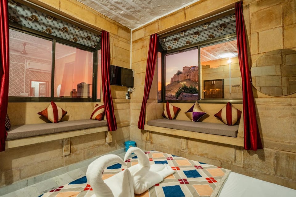 View (from property/room), Seating area, City view