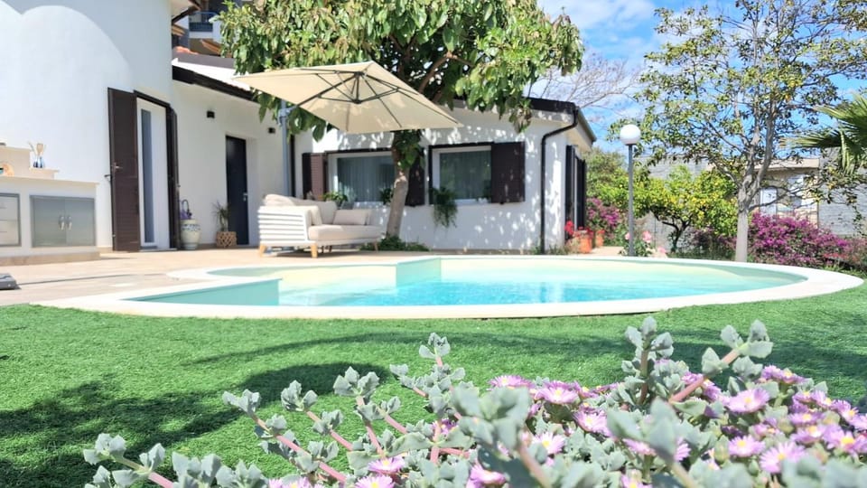 Property building, Pool view