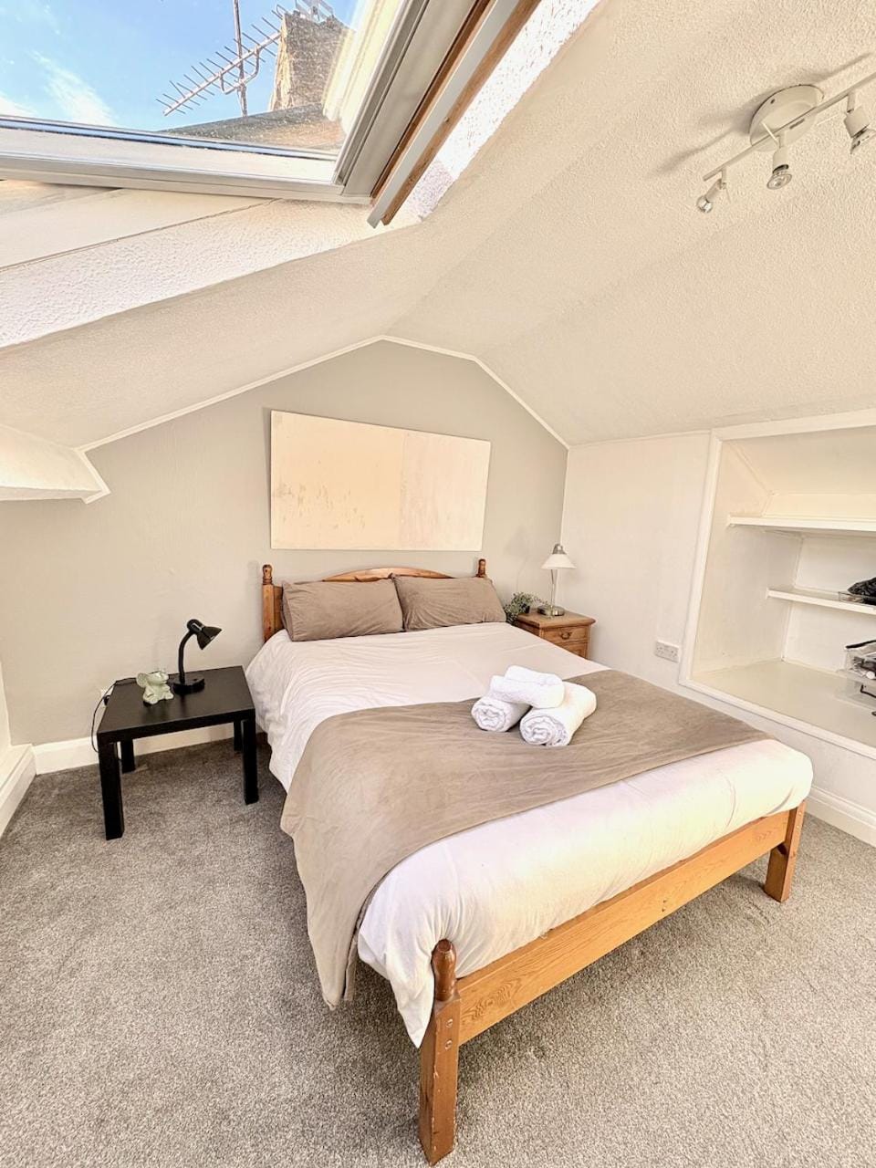 Minutes to the West End, but feels like a village Apartment in London Borough of Camden