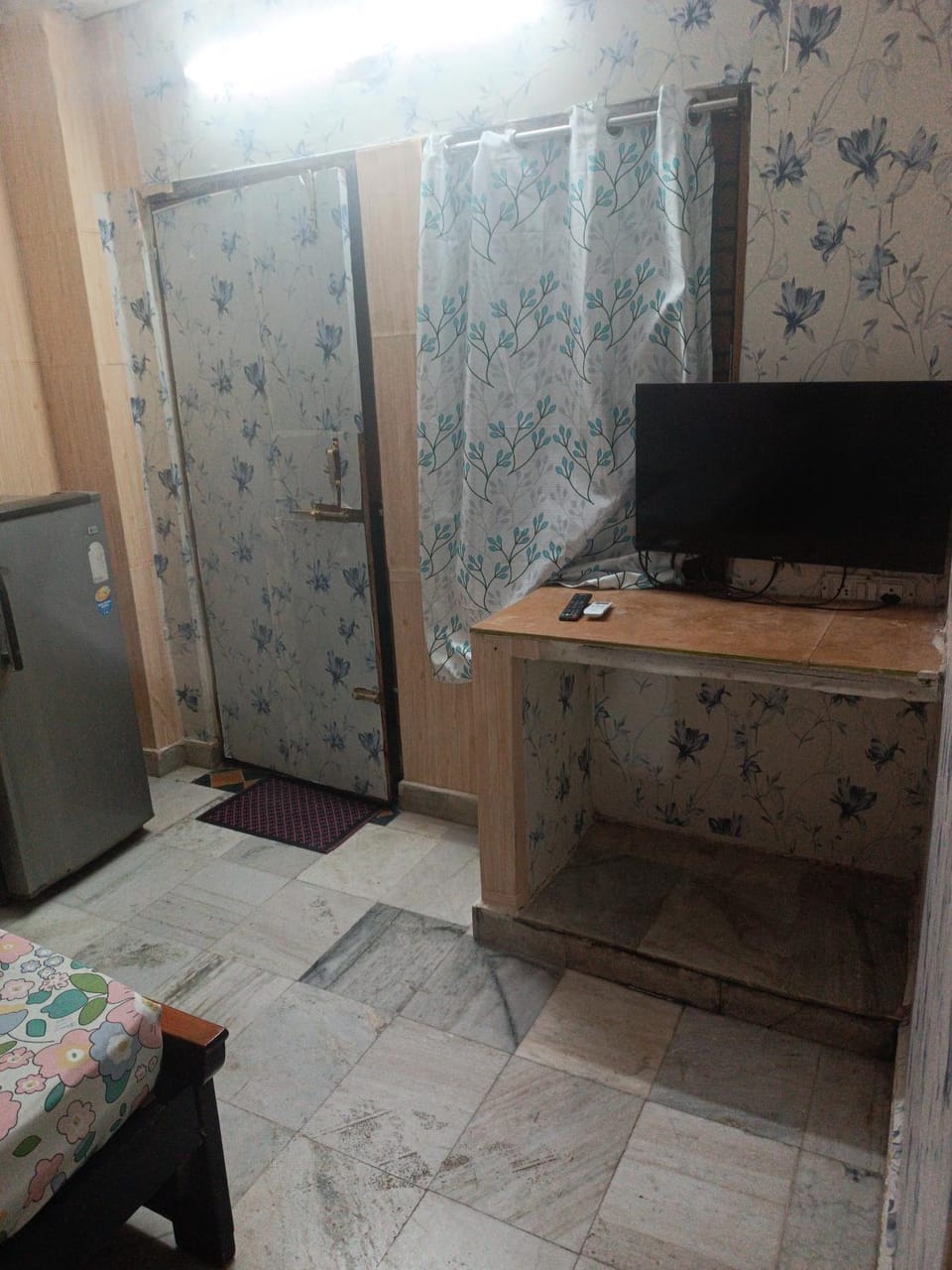 Air Conditioned studio room with complete kitchen Apartment in Hyderabad
