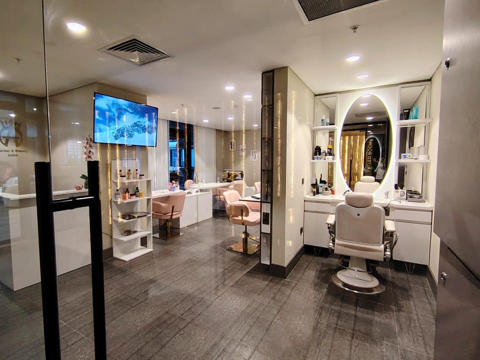 hair dresser
