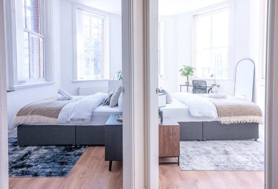 Modern 2 Bedroom flat / Free parking / Sleeps 6 Apartment in Rochdale