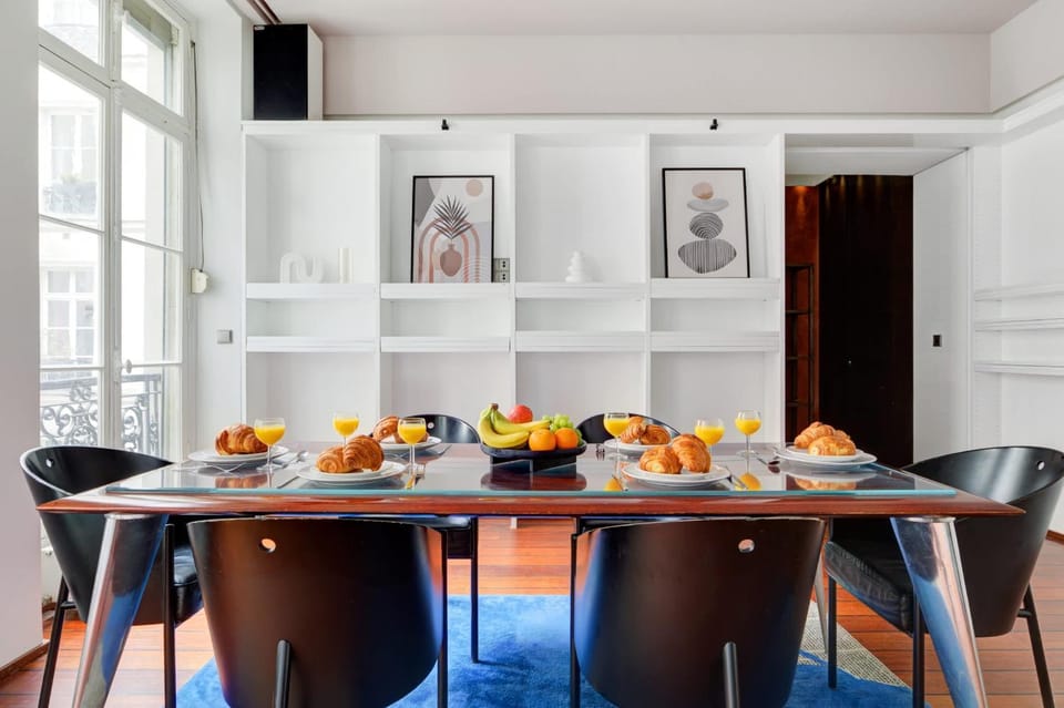 Food and drinks, Dining area, Food, Breakfast, Continental breakfast, Lunch, Dinner