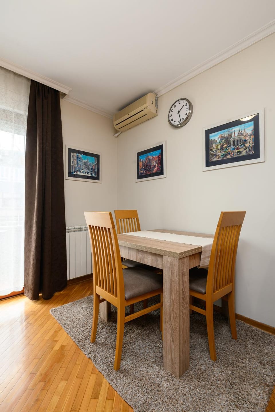 Seating area, Dining area, air conditioner