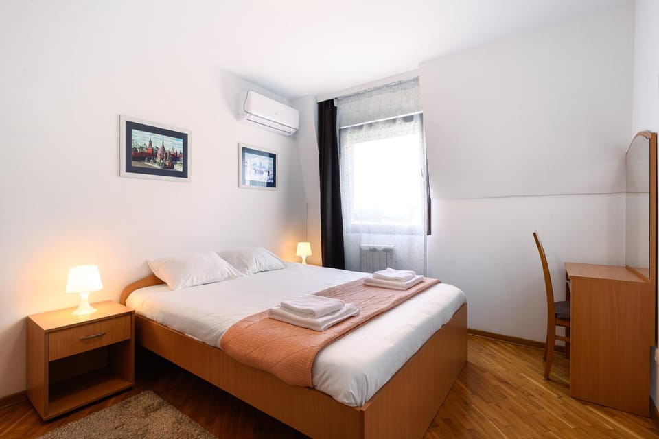 Bed, Photo of the whole room, Bedroom, towels, air conditioner