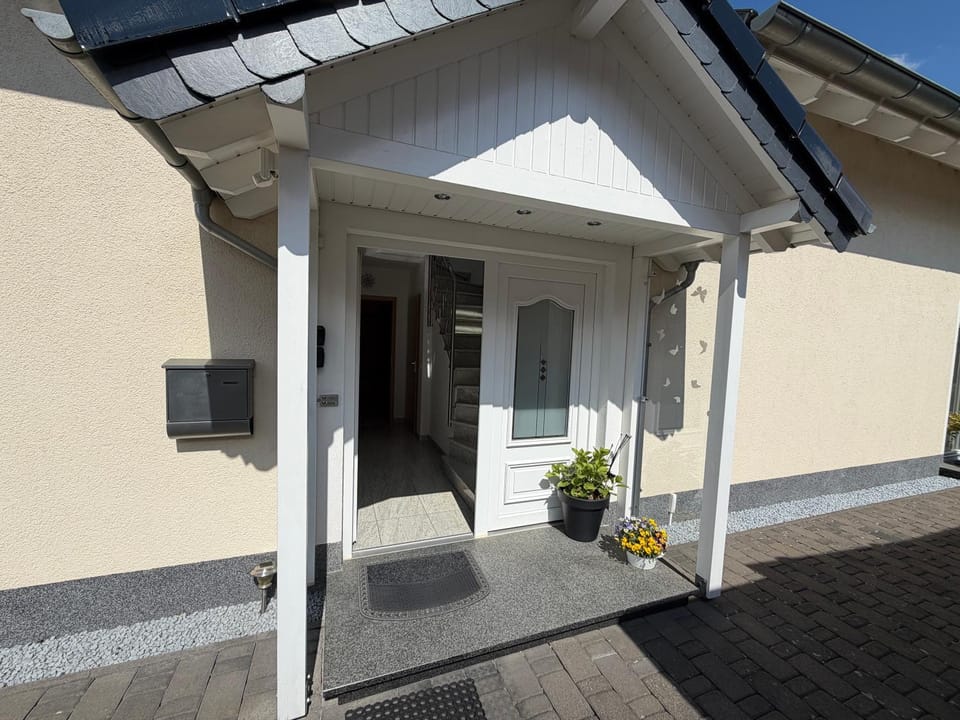 Property building, Facade/entrance