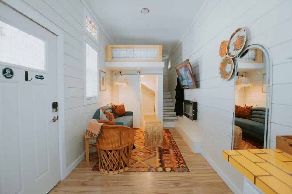 The Frida Tiny House-Hot Tub-Pet Friendly-No Pet Fee! House in Albuquerque