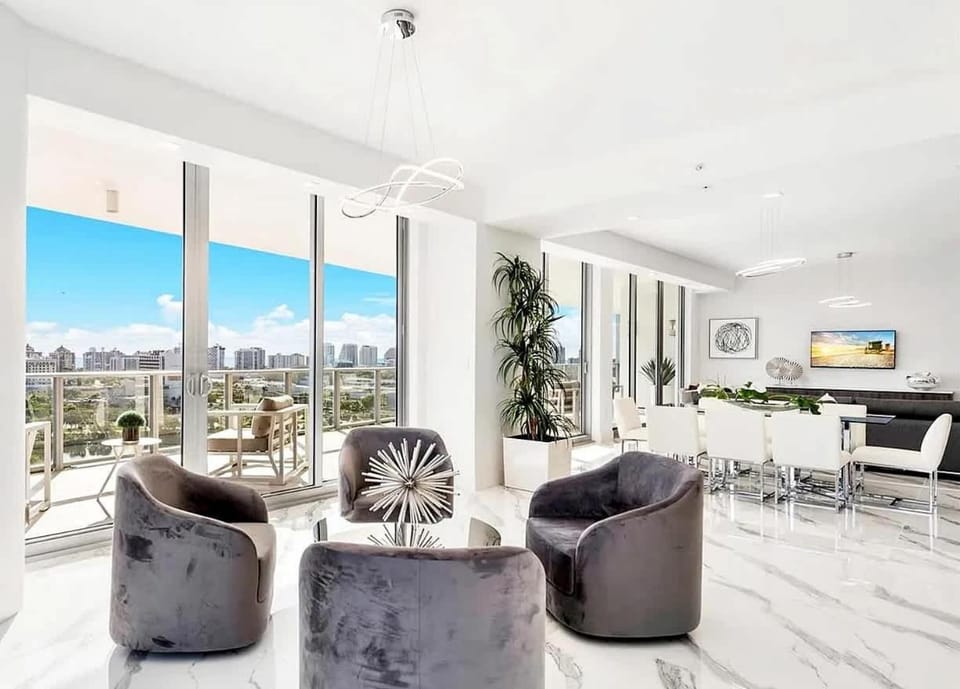 Elegant Four-Bedroom Penthouse with Ocean Views Apartment in Fort Lauderdale