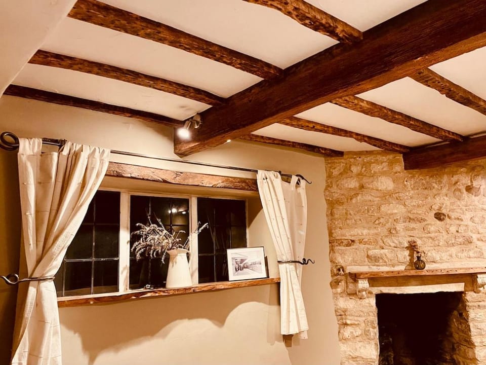 Greystones Cottage - 2-Bed Character Cottage, Access to Cotswold Way! House in Winchcombe