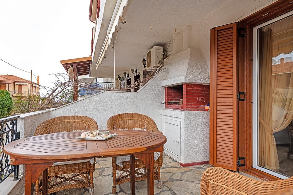 BBQ facilities, View (from property/room), Balcony/Terrace, internet