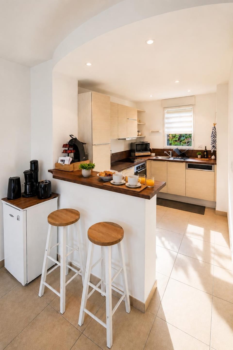 Coffee/tea facilities, Kitchen or kitchenette, Food and drinks, Food, dishwasher, stove