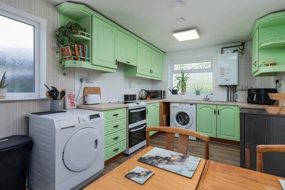 oven, stove, washing machine, dryer, kitchen