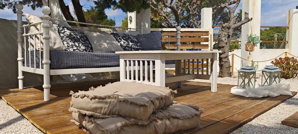 Property building, Seating area, Inner courtyard view