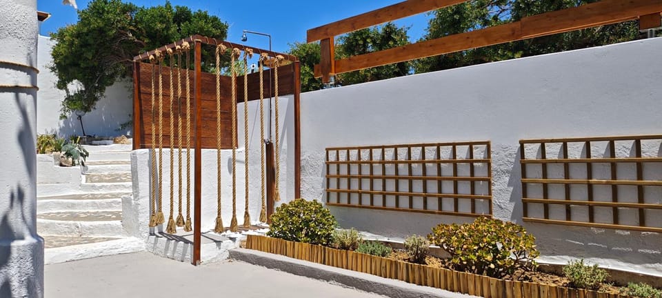 Shower, Garden, Inner courtyard view