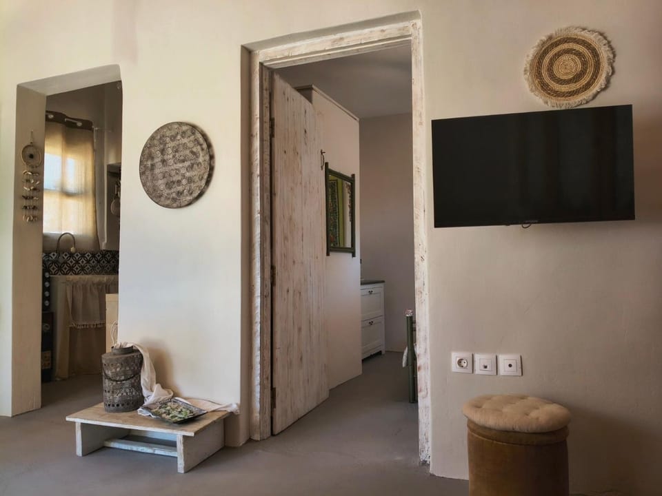 TV and multimedia, Living room, Bedroom