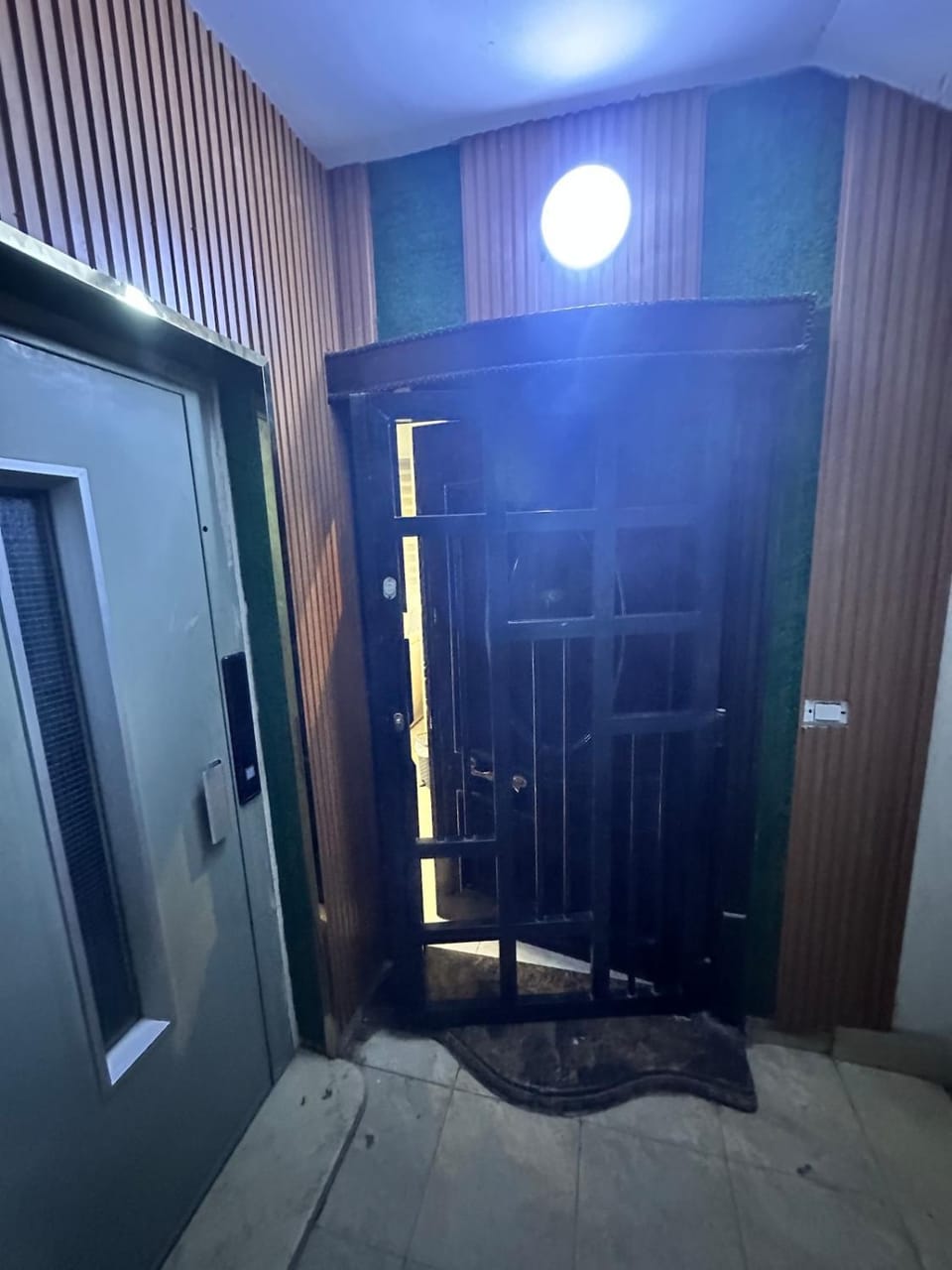 Facade/entrance
