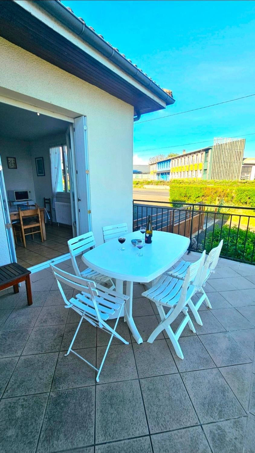 Patio, Day, View (from property/room), Balcony/Terrace, Dining area