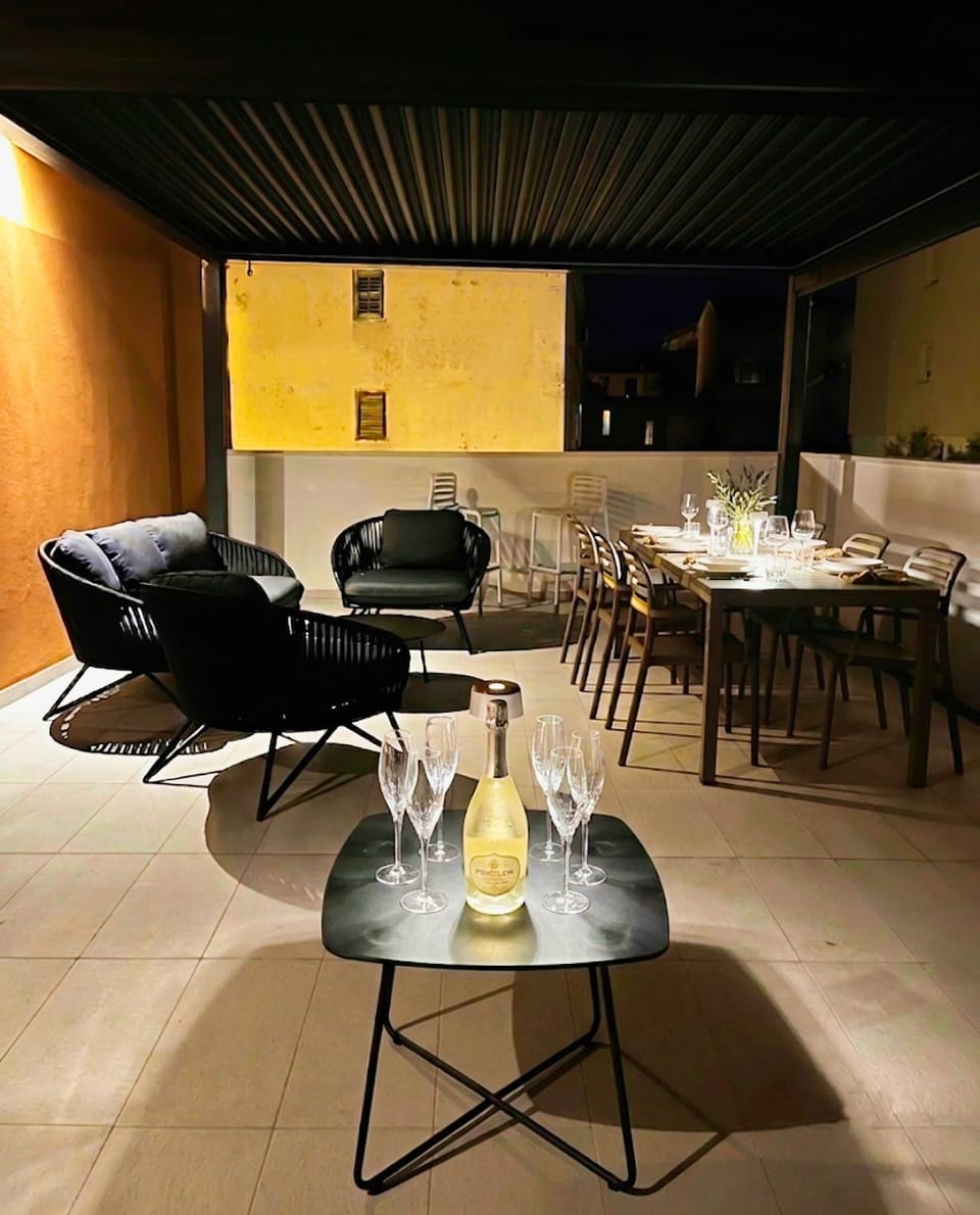 Balcony/Terrace, Lounge or bar, Dining area
