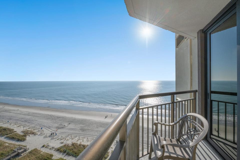Deja View! 14th floor King Ste w 2 Balconies-Wow! Resort in Myrtle Beach
