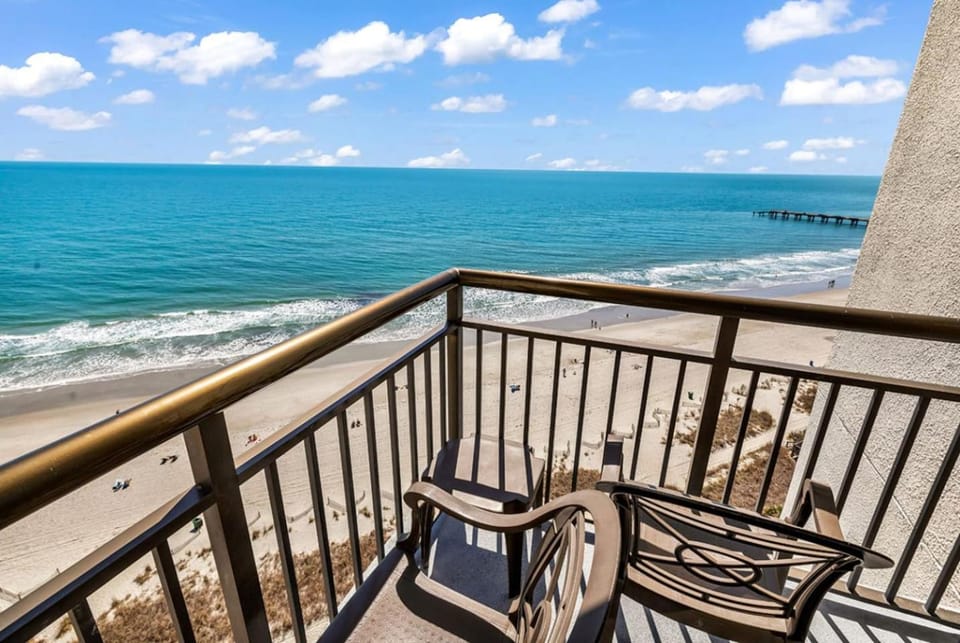 Wow-Fabulous Oceanfront 15th floor 2 Balconies! Resort in Myrtle Beach