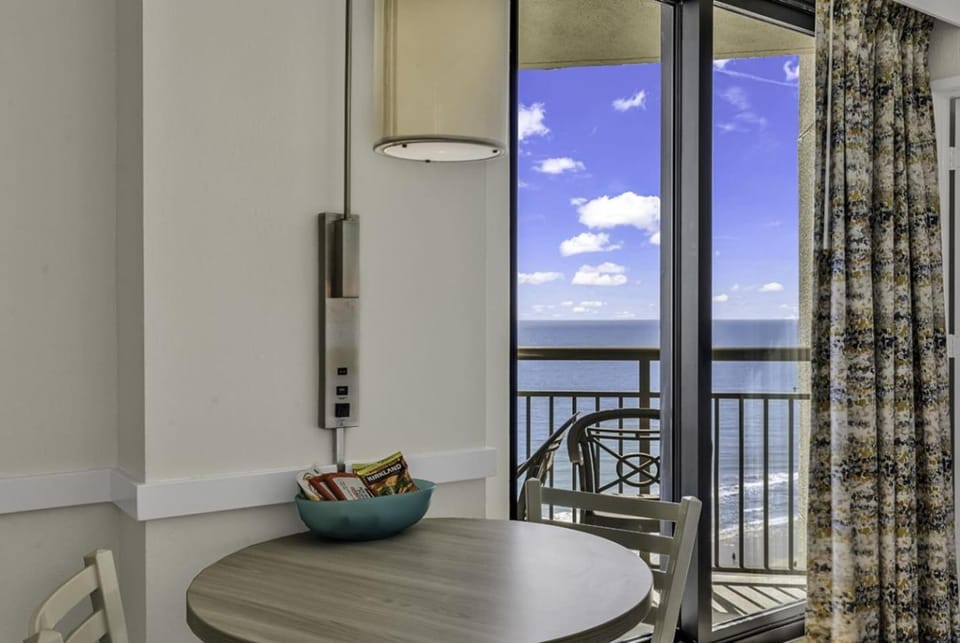 Wow-Fabulous Oceanfront 15th floor 2 Balconies! Resort in Myrtle Beach
