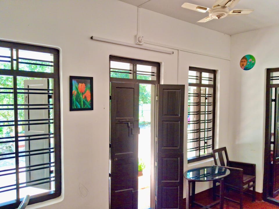 Facade/entrance, Living room, Seating area