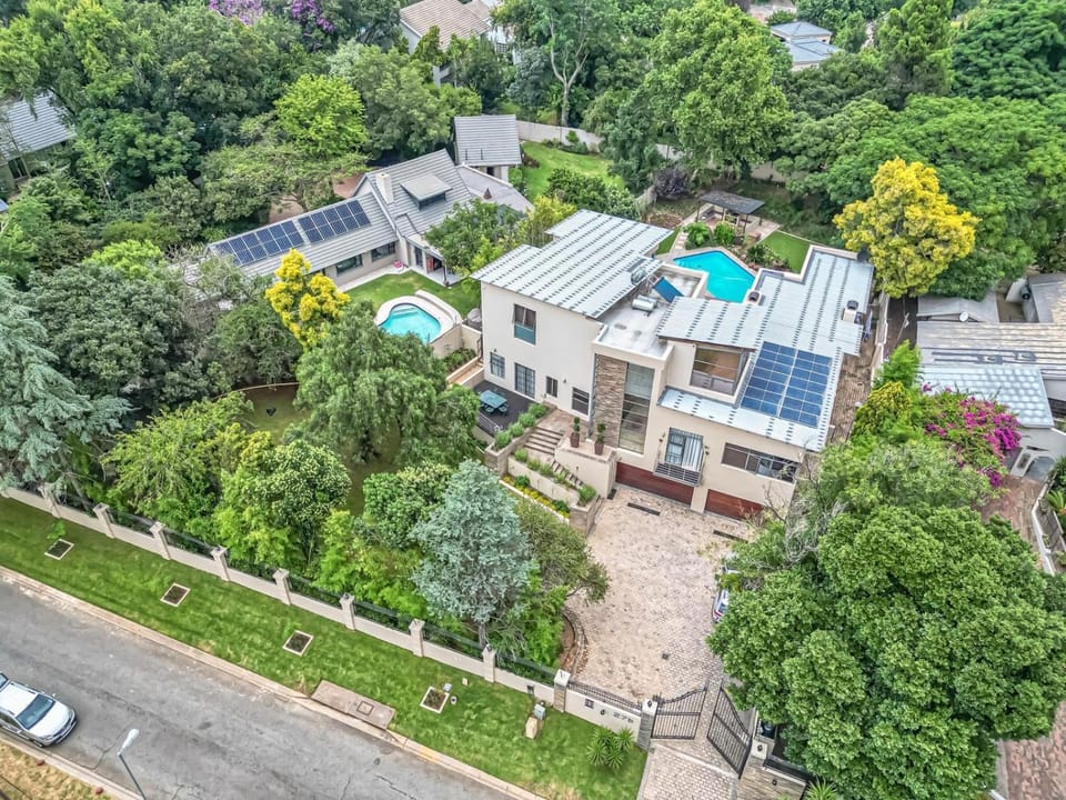 Refined luxury home House in Sandton