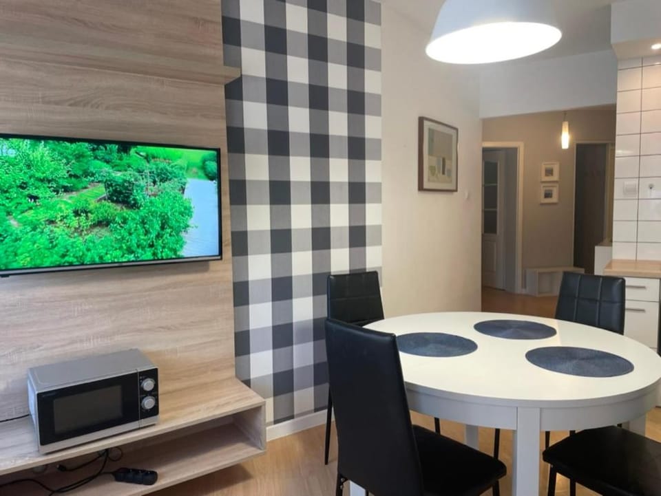 Communal lounge/ TV room, Dining area