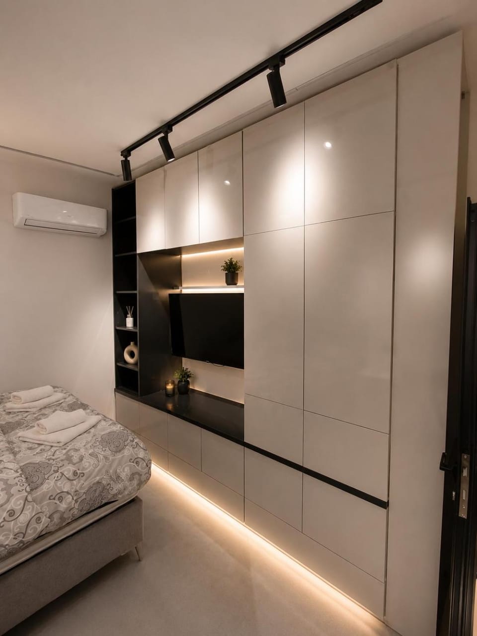 Living room, air conditioner