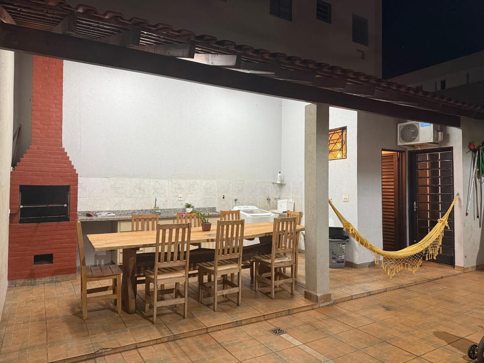 Edícula ao lado de Novo Shopping para Agrishow House in Ribeirão Preto