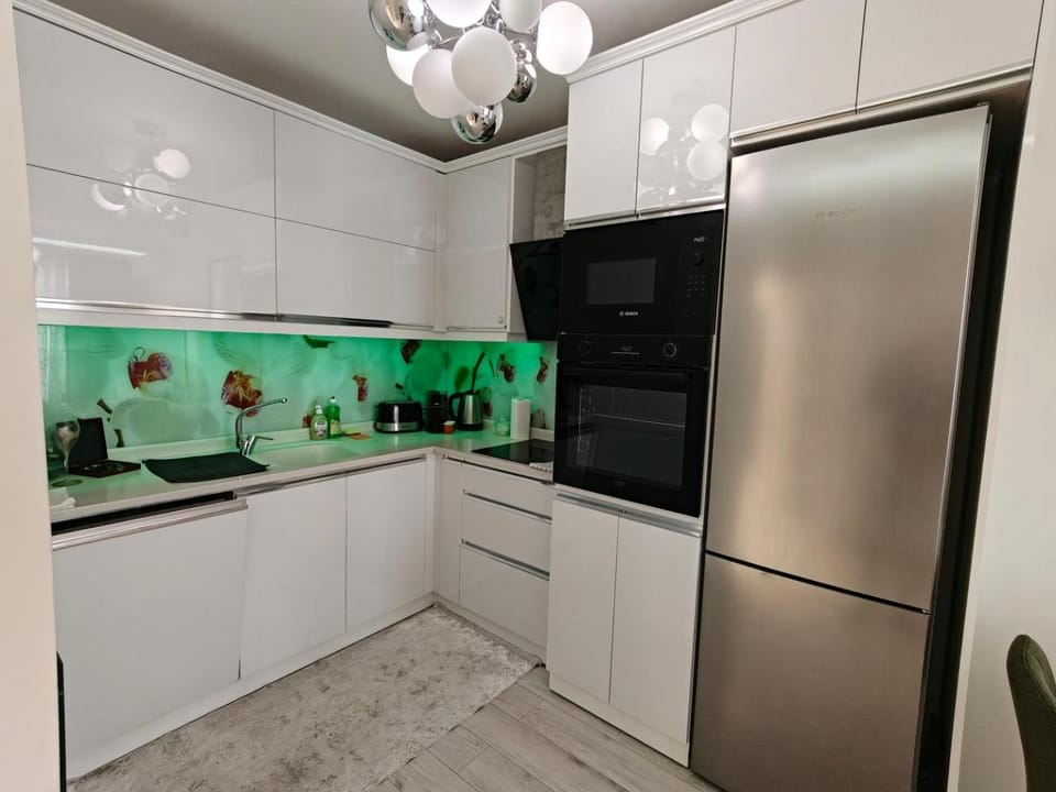 Saharov Fa - Spacious apt with a parking spot Apartment in Varna