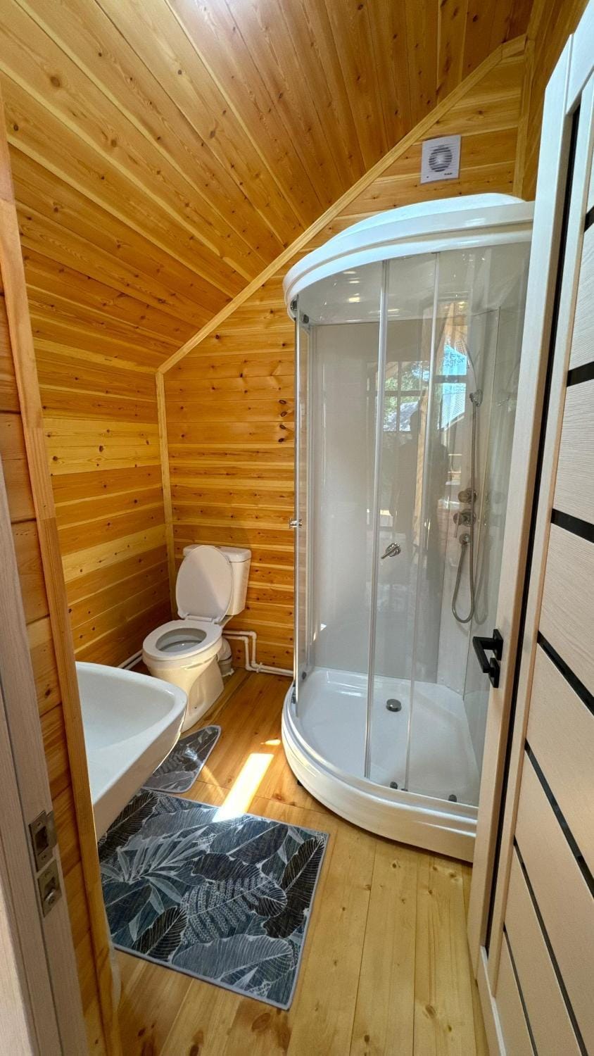 Афрейм-Барнхаус домики 7000KGS Bed and Breakfast in Europe