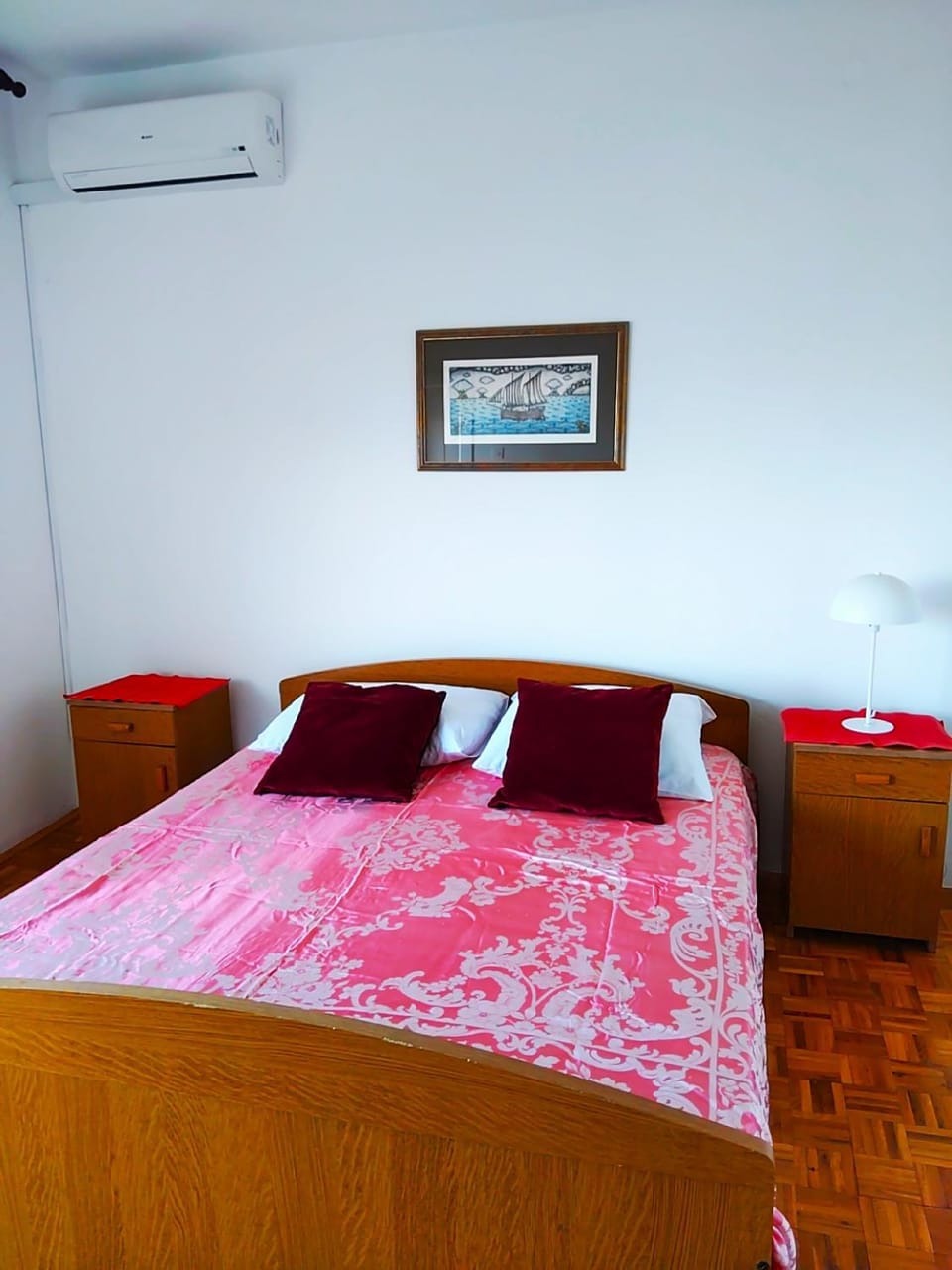 Beautiful room with bathroom first row to the sea with separate shared kitchen - Nin Apartment in Zadar County