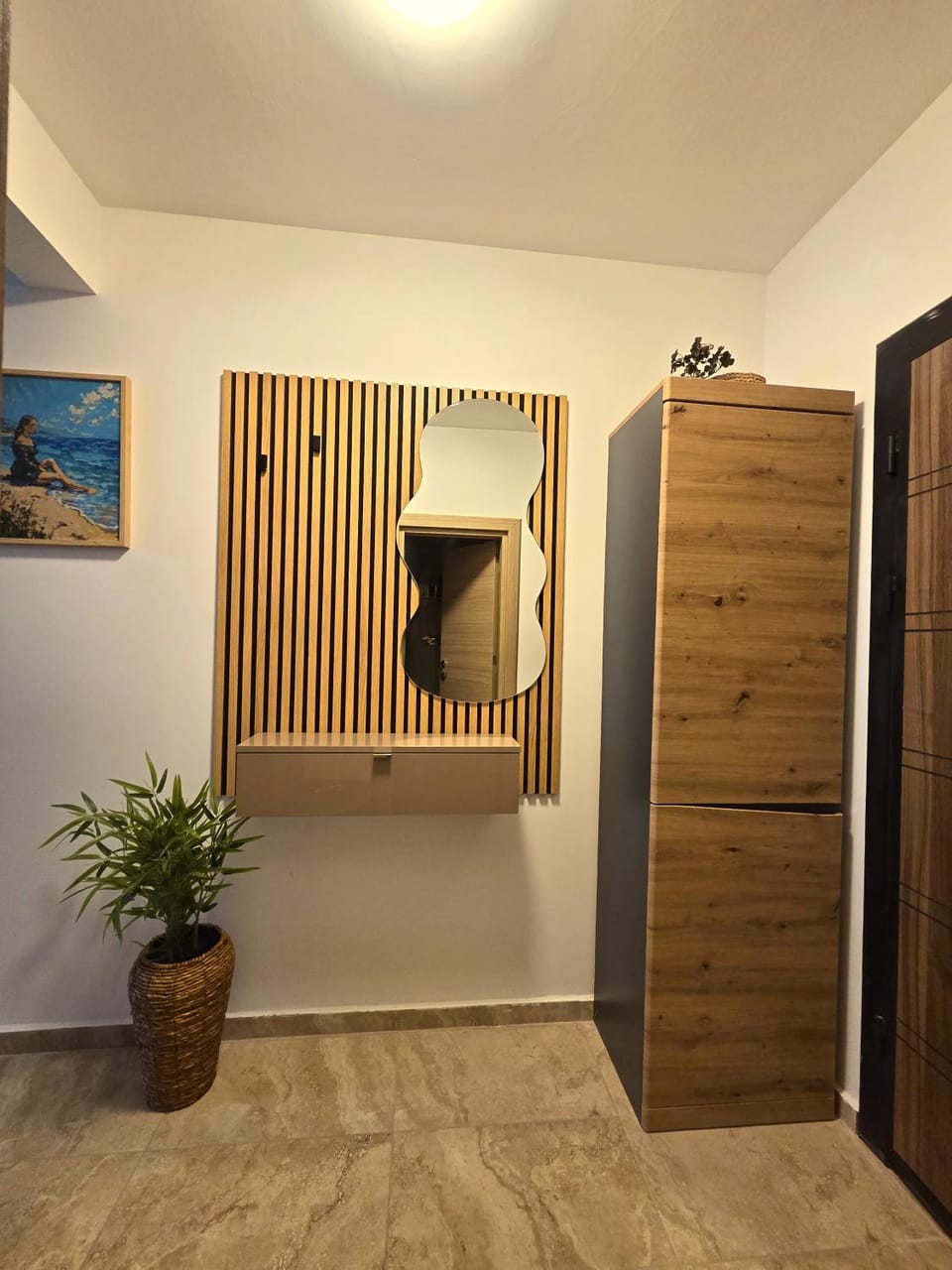 Photo of the whole room, wardrobe