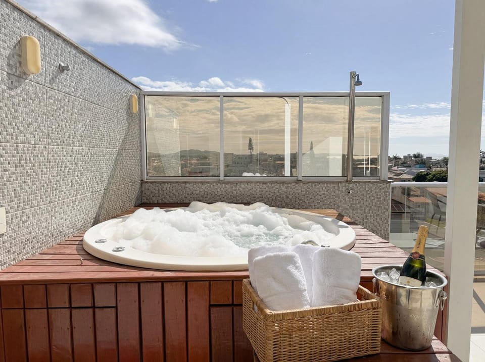 Hot Tub, Hot Tub