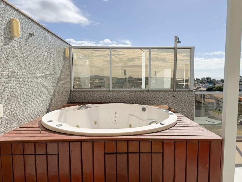 Hot Tub, Hot Tub