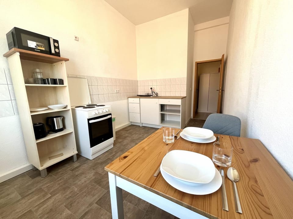 Kitchen or kitchenette, Dining area, oven, pet friendly, stove, toaster