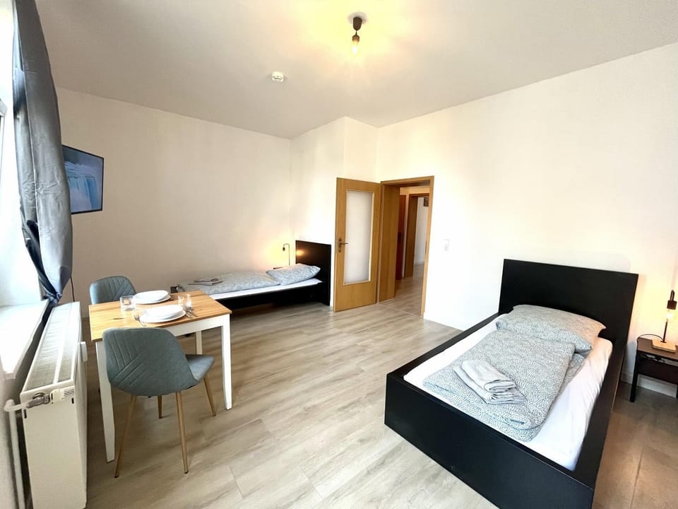 TV and multimedia, Dining area, Bedroom