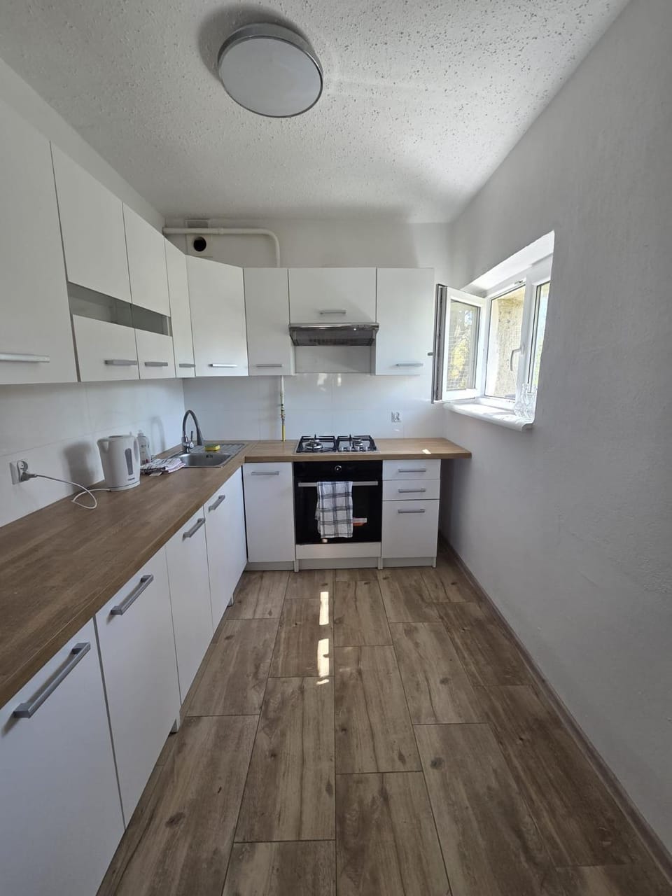 Kitchen or kitchenette, oven, stove, kitchen