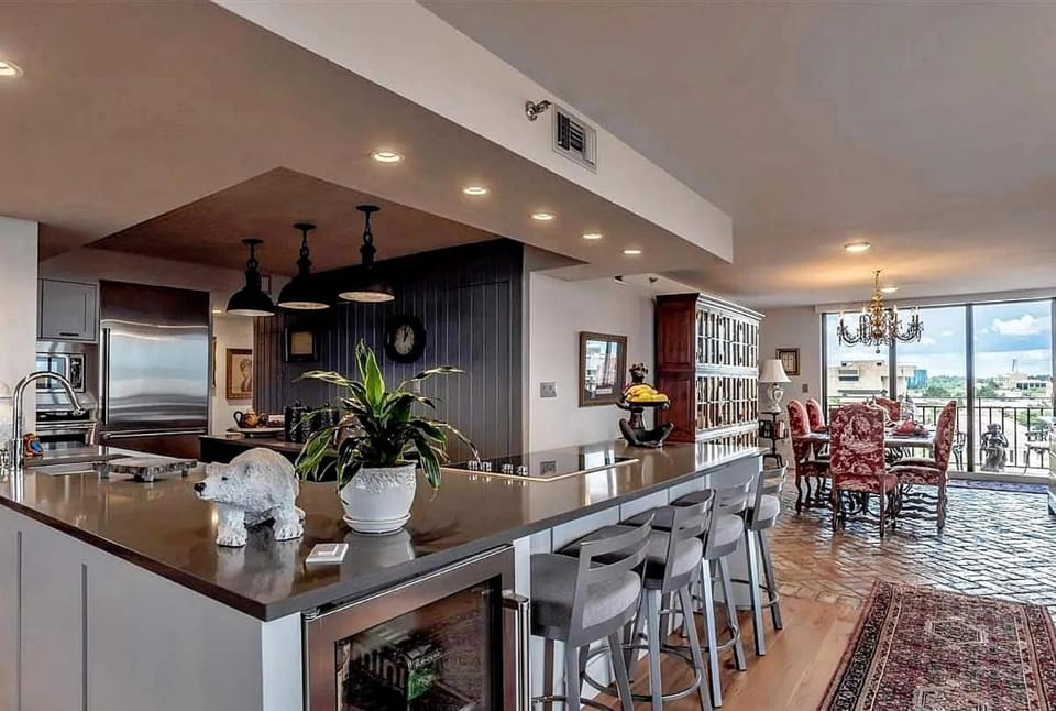 Waterfront 2BR Condo with Panoramic Bay Views Apartment in Pensacola