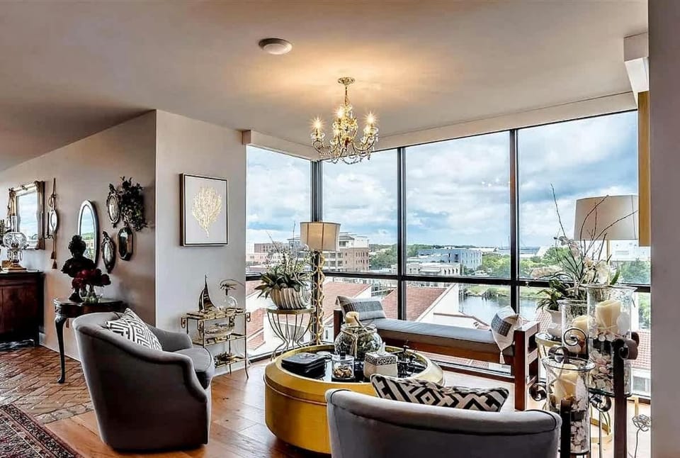 Waterfront 2BR Condo with Panoramic Bay Views Apartment in Pensacola